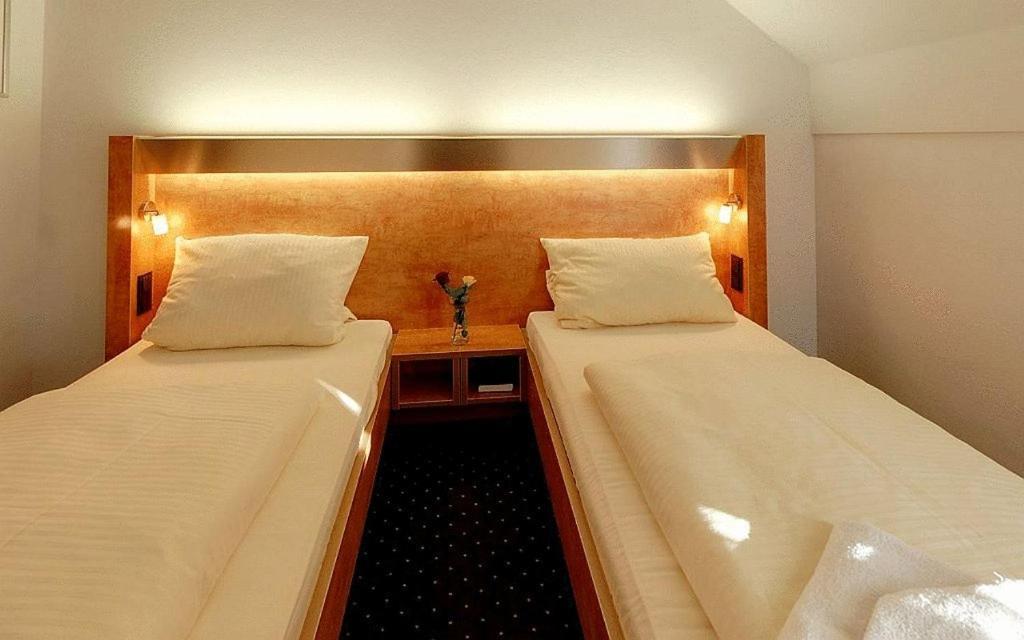 Hotel Gasthof Gross Bergkirchen  Room photo